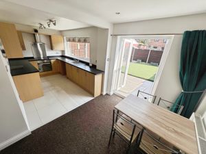 Dining Kitchen- click for photo gallery